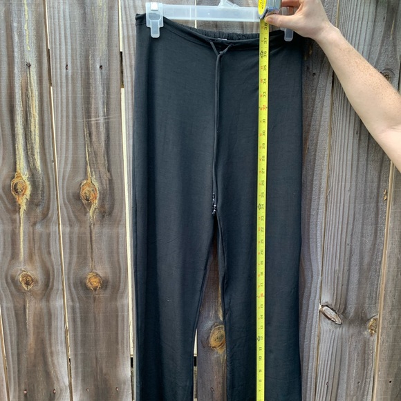 WOMEN’S PETITE BLACK DANSKIN PANTS. - Picture 9 of 10